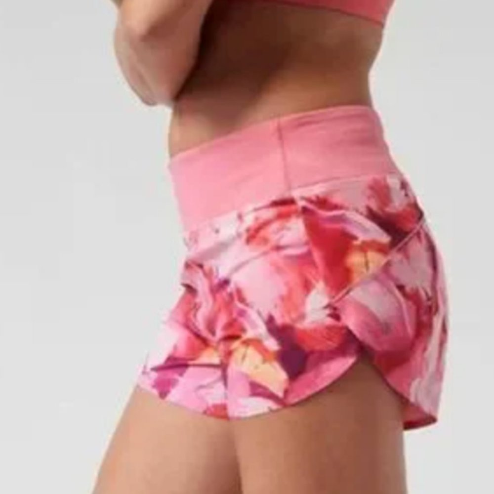 Athleta Run With It 4.5" Short In Painted Energy Coral Small